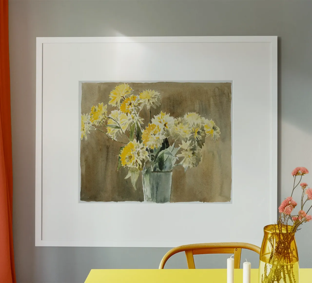 Hannah Overbeck: Vaso con fiori gialli - Arti e Mestieri Flor poster con telaio in legno da ClubArt