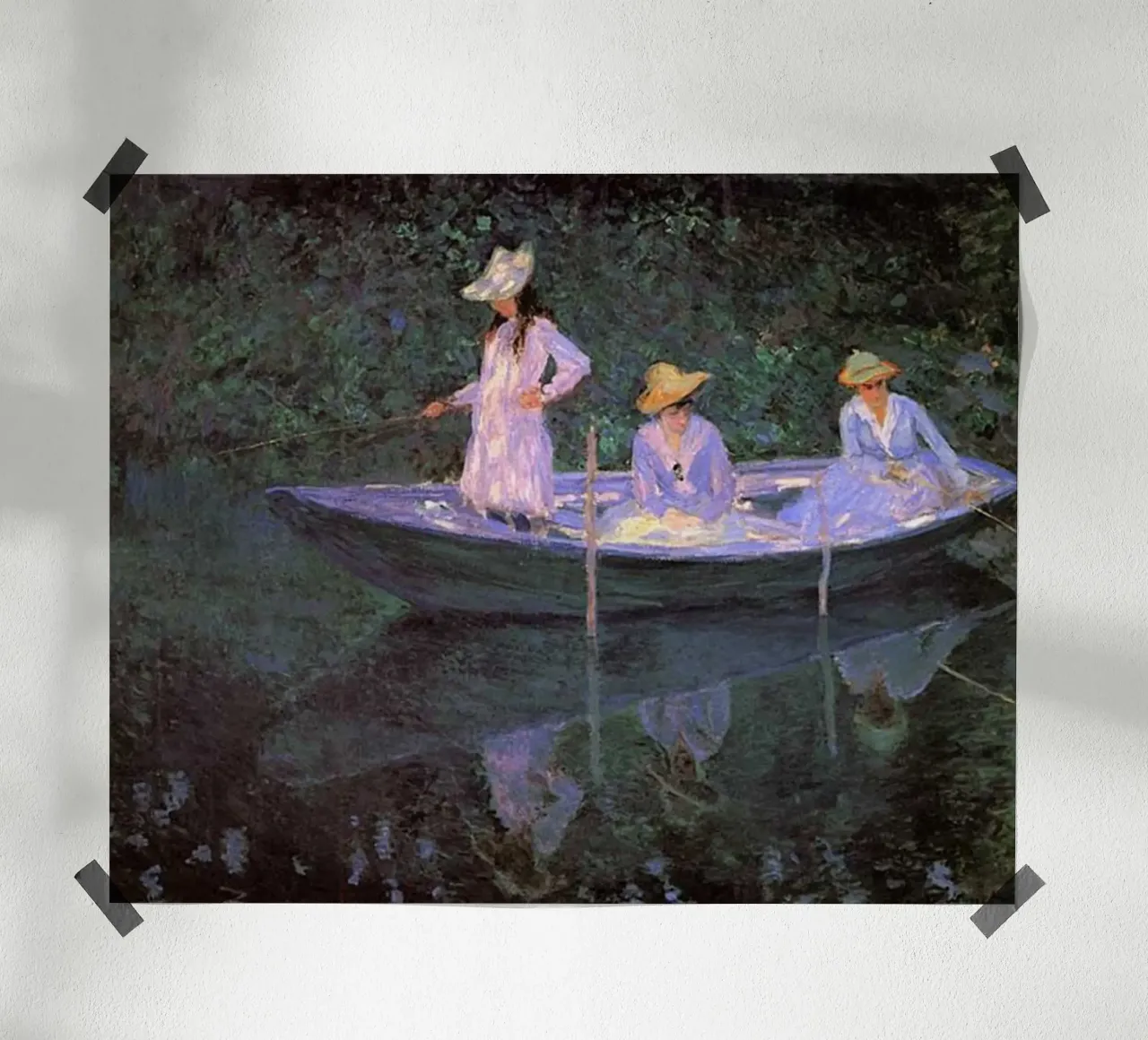 Monet - Trois femmes sur un bateau poster de Günstiger Laden