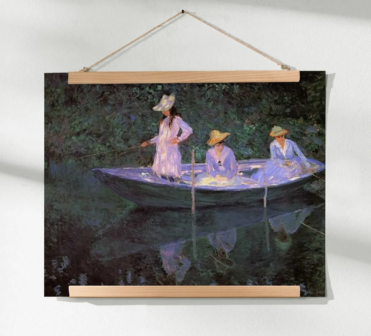 Monet - Trois femmes sur un bateau poster de Günstiger Laden
