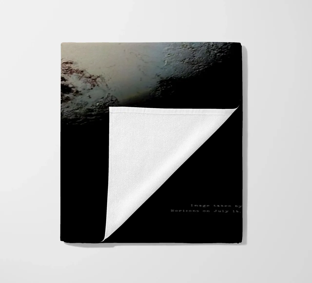 Pluto, NASA telo mare da Vintage by JUNIQE