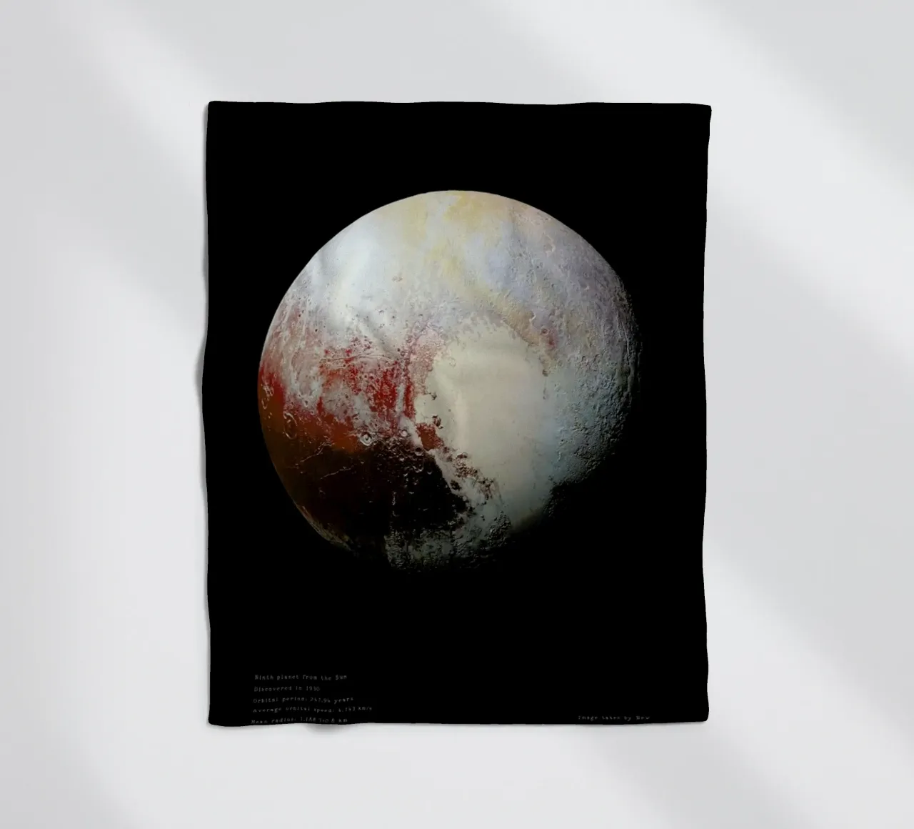 Pluto, NASA fleecedeken van Vintage by JUNIQE