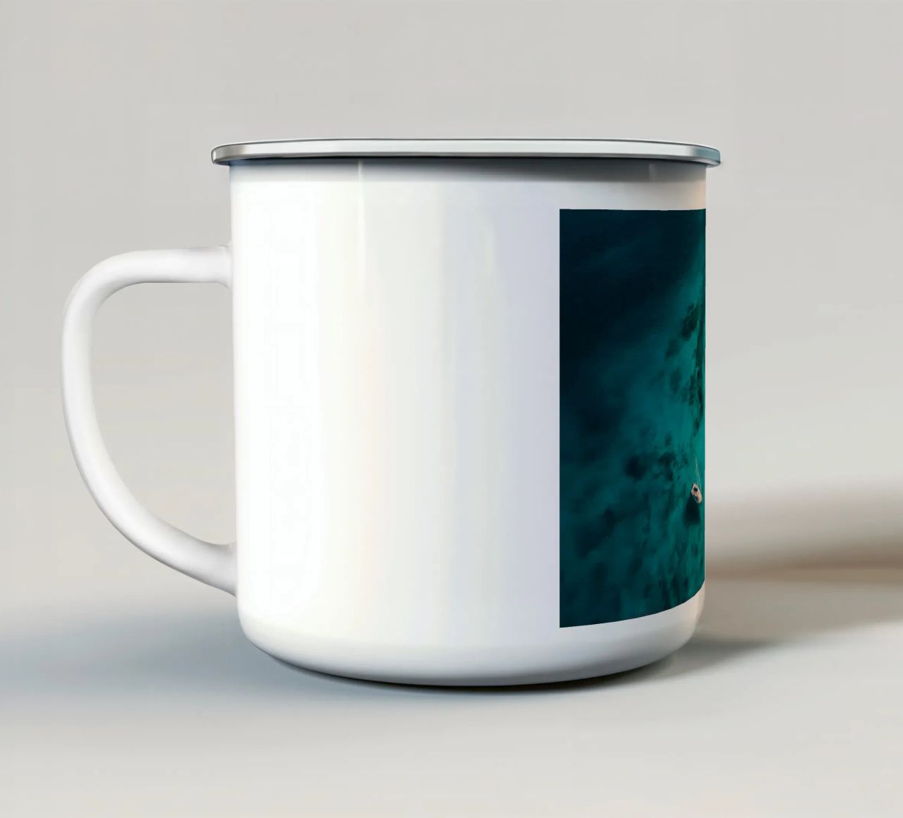 Un cuore per i mari del sud tazza in smalto da M-Ulrich-Digital Art