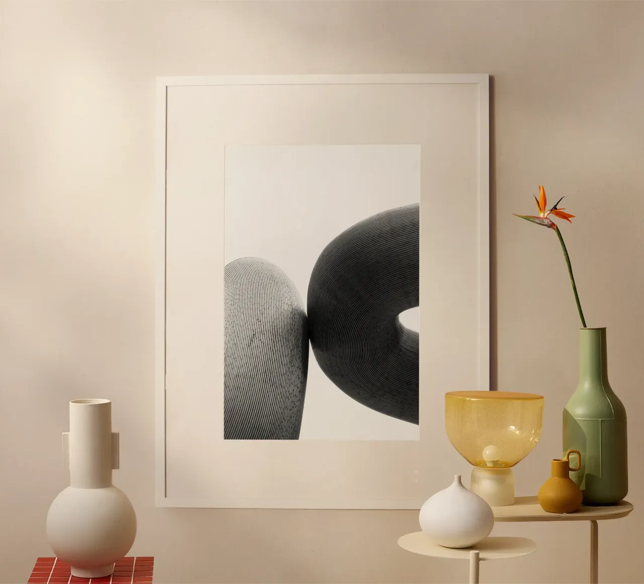 Minimal Schwarz Poster mit Holzrahmen von PhotoVibe Decor