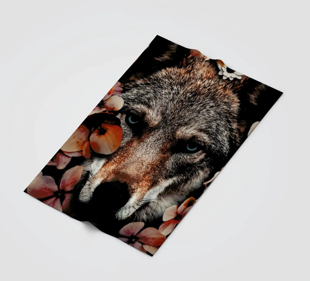 Wolf Fleecedecke von Wouter Rikken