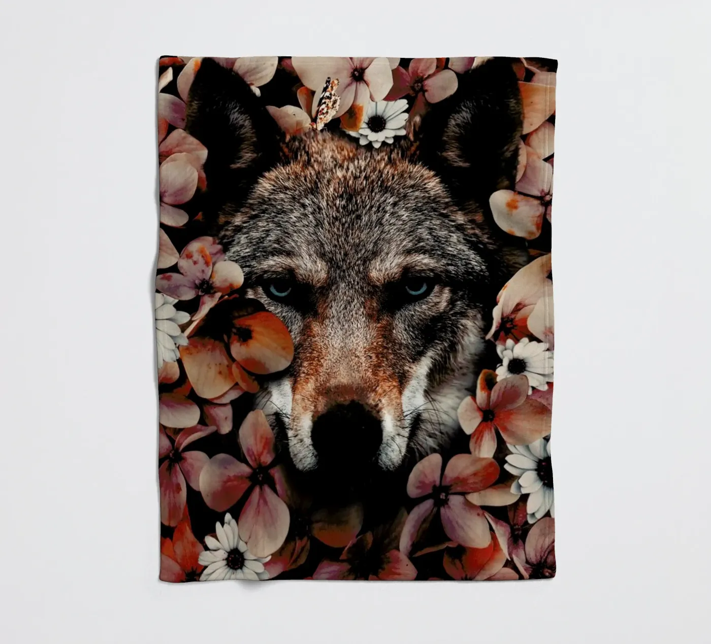 Wolf fleece blanket by Wouter Rikken