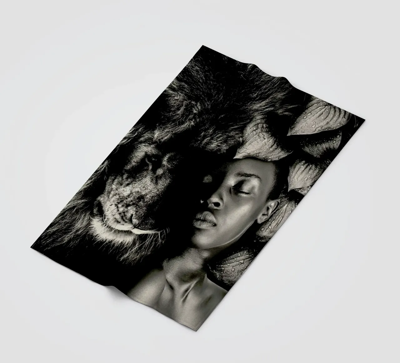 Woman And Lion coperta in pile da Wouter Rikken