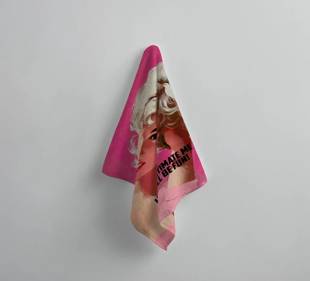 Underestimate Me asciugamano da bagno da Gallery Print and Art Limited