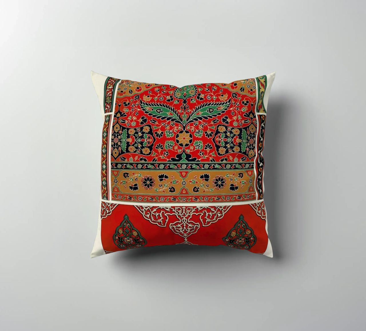 Racinet -  Indo-Persian Ornamental Pattern III coussin de Vintage by JUNIQE