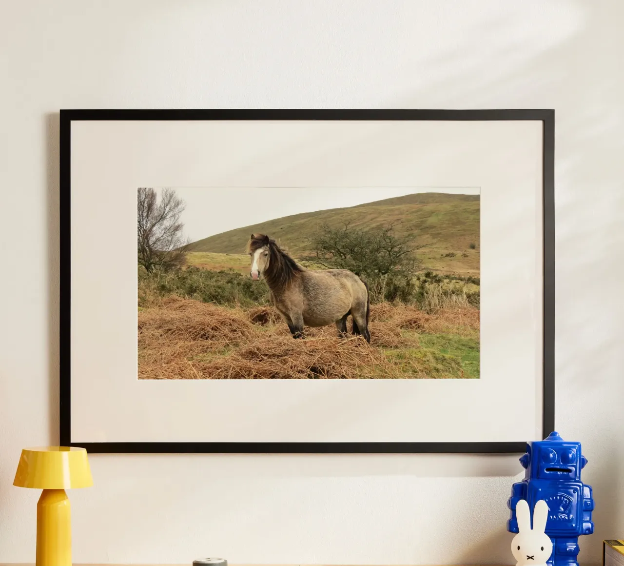 cavallo marrone equino poster con telaio in alluminio da Horsire