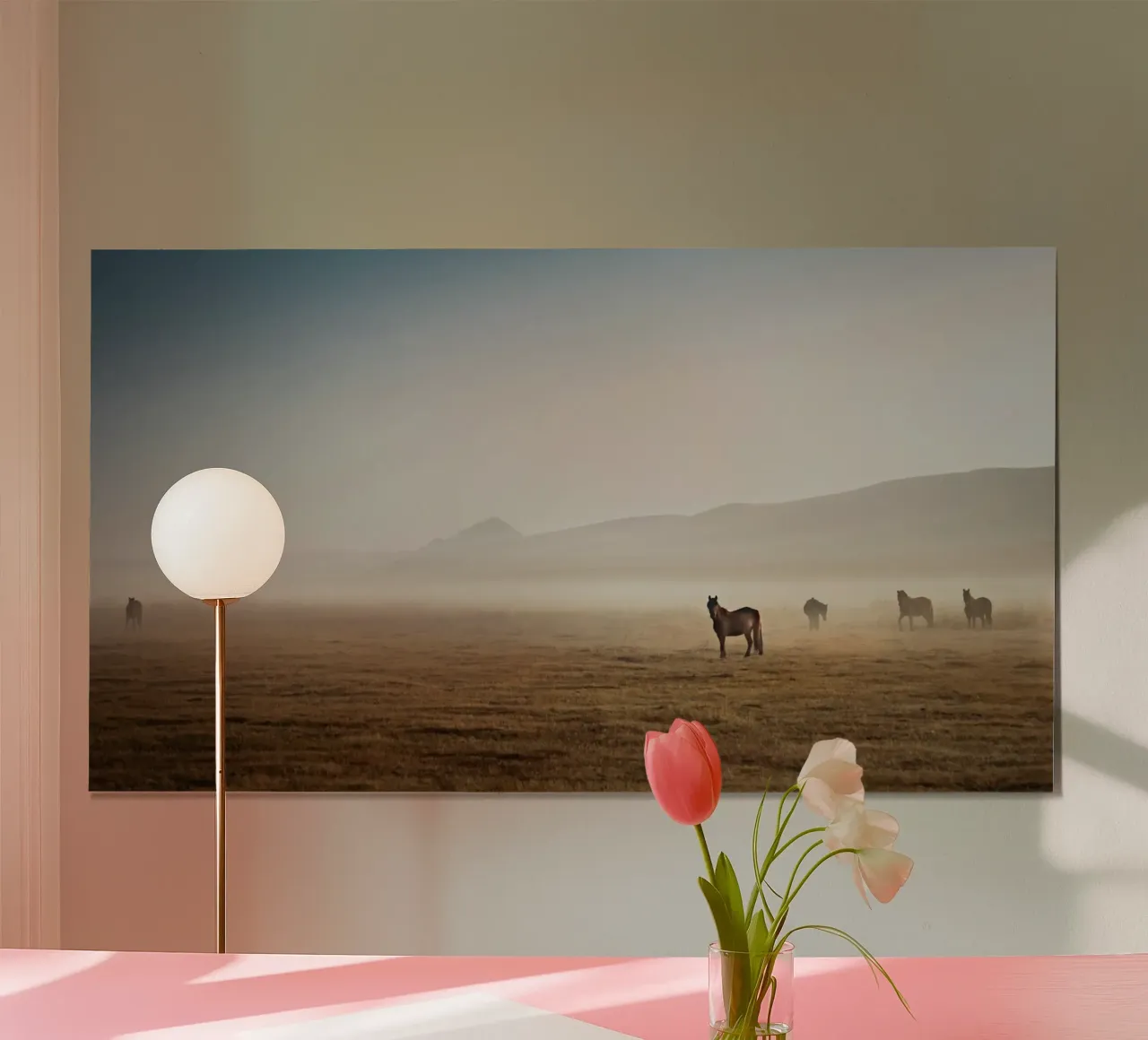 soledad caballos en desierto poster con marco de plástico de Horsire