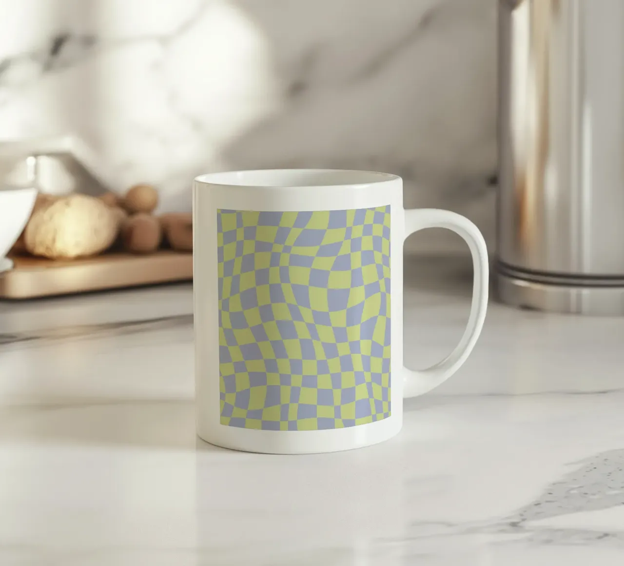 Scacchiera ondulata color chartreuse e beige tazza in ceramica da Little Dean