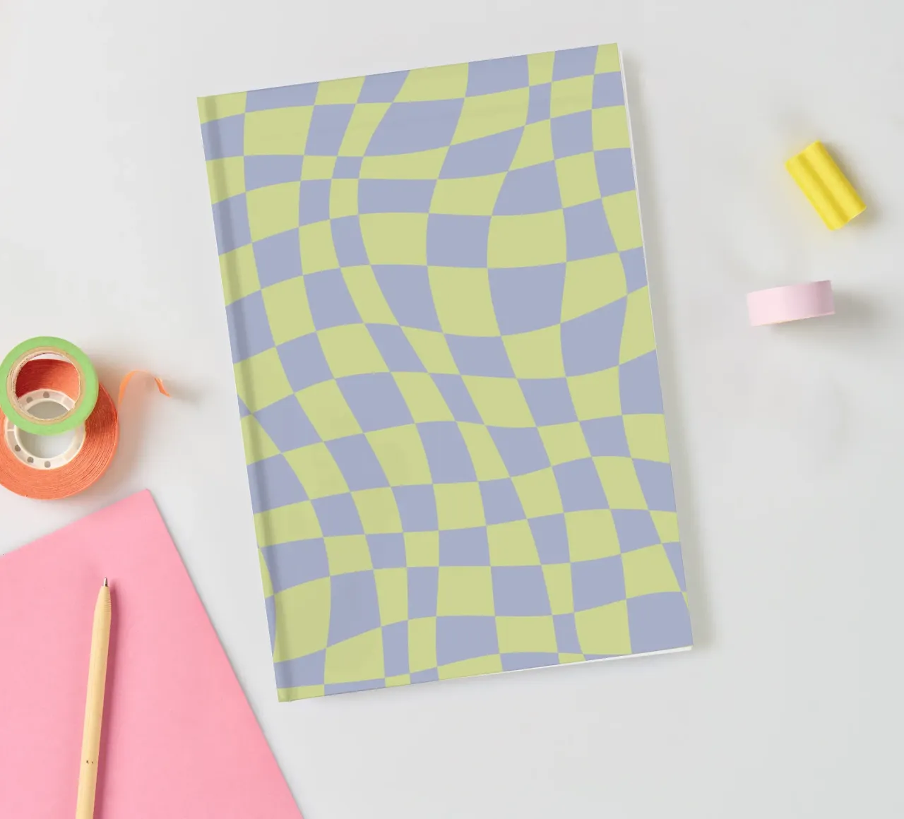 Scacchiera ondulata color chartreuse e beige diario da Little Dean