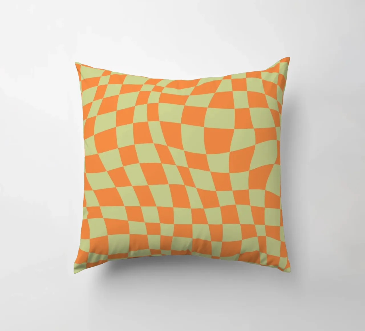 Scacchiera ondulata arancione e chartreuse cuscino da Little Dean
