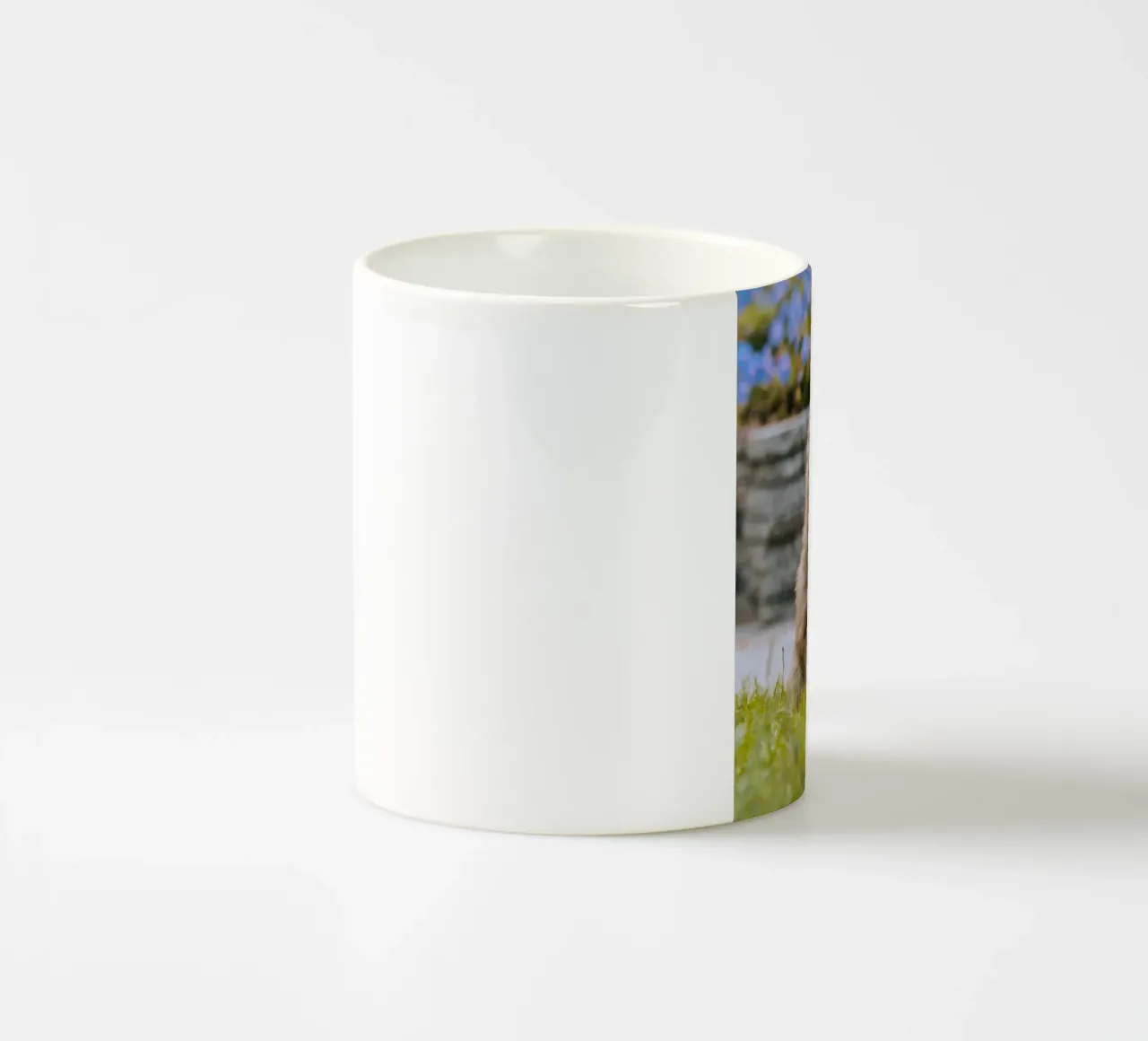 cucciolo sull'erba tazza in ceramica da animal story home