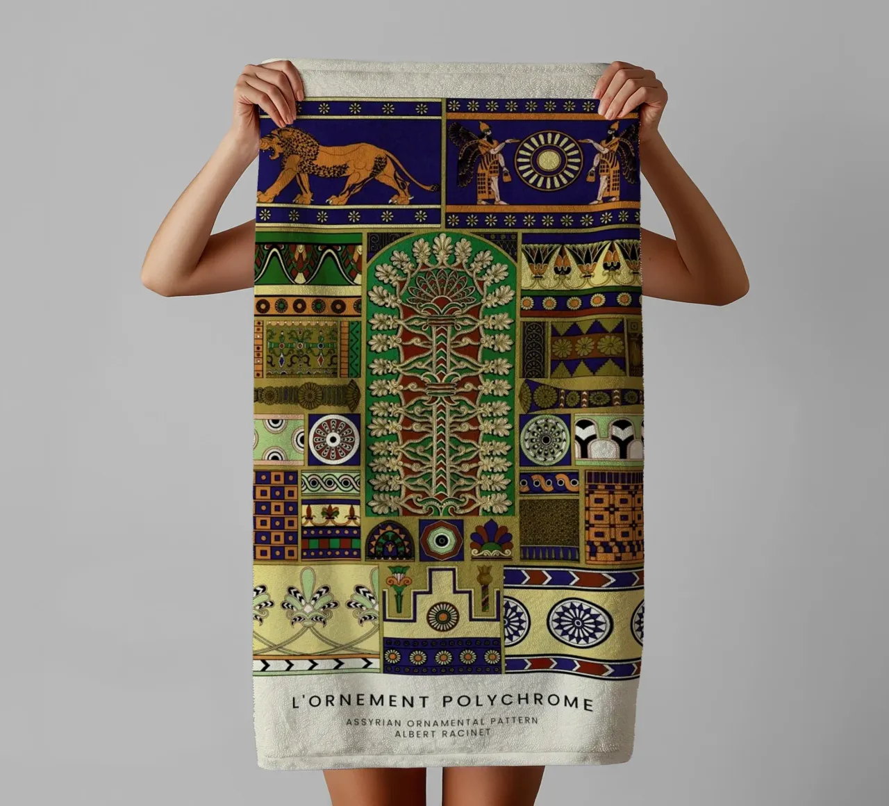 Racinet -  Assyrian Ornamental Pattern asciugamano da bagno da Vintage by JUNIQE