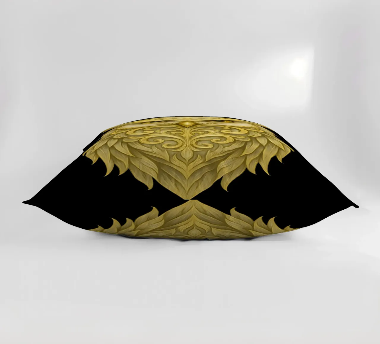 Gufo reale d'oro con motivi di piume ornate cuscino da LM2KONE