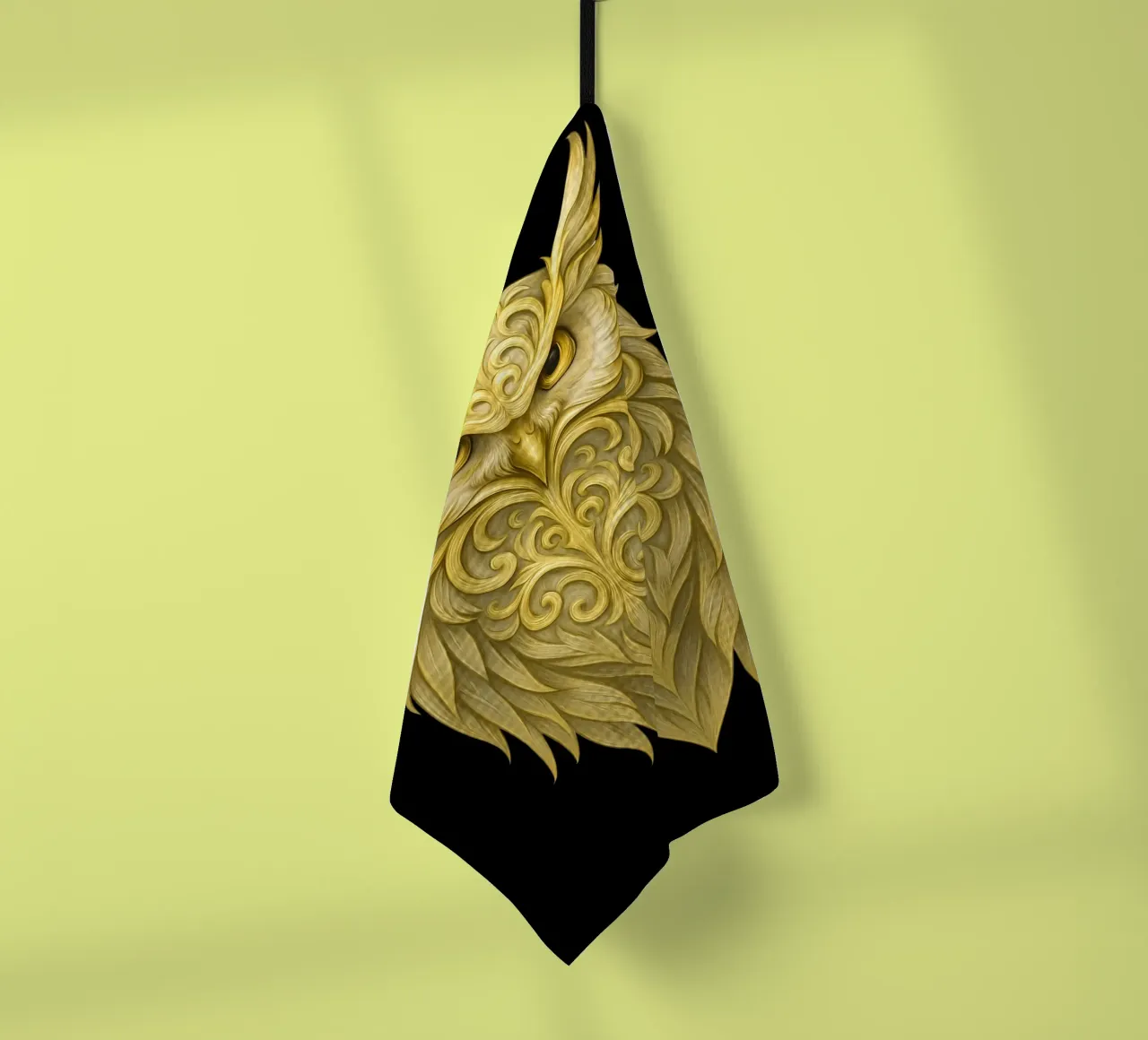 Gufo reale d'oro con motivi di piume ornate canovaccio da cucina da LM2KONE