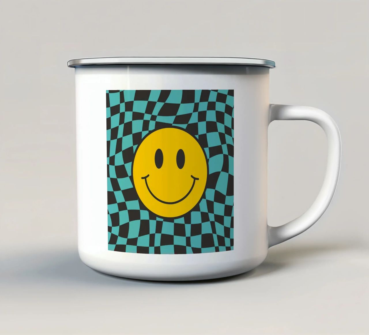 Smiley e scacchiera ondulata tazza in smalto da Little Dean