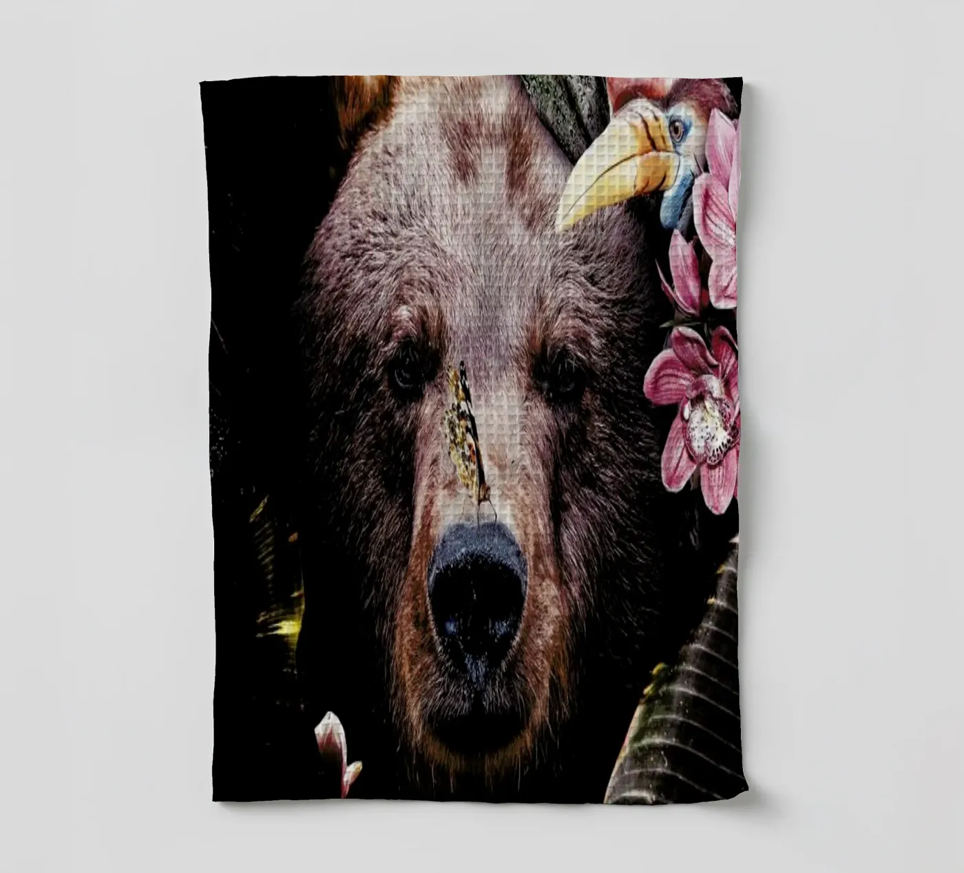 Bear tea towel by Wouter Rikken