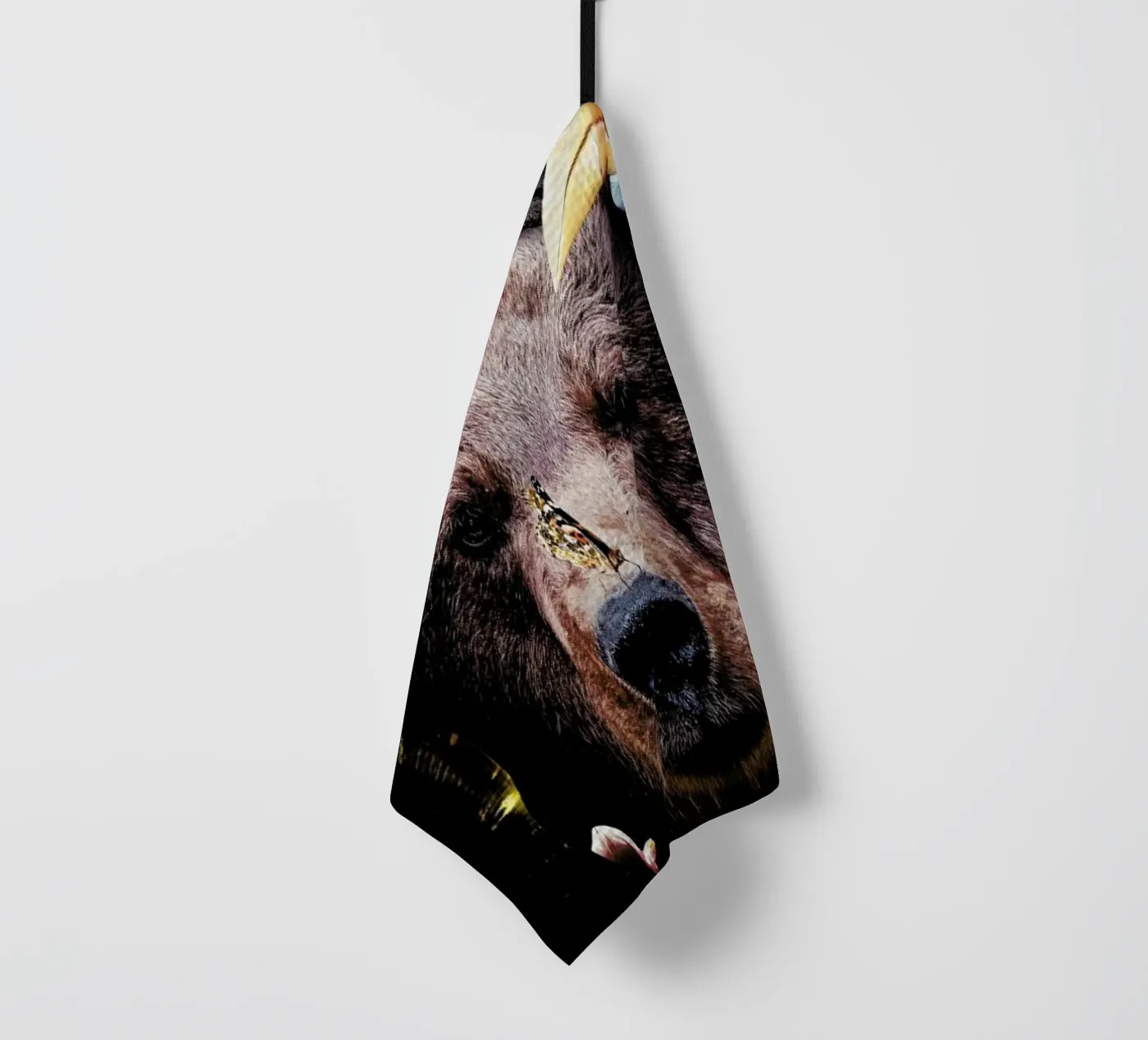 Bear tea towel by Wouter Rikken