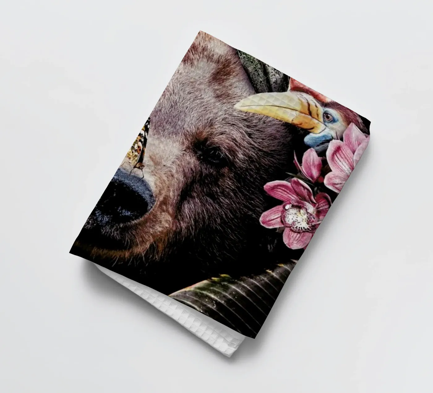 Bear tea towel by Wouter Rikken