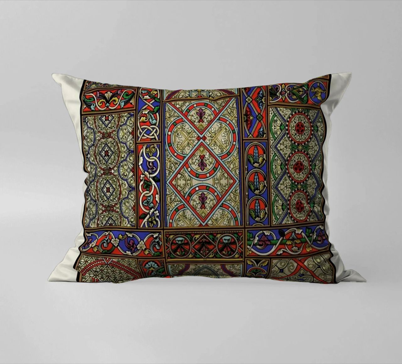 Racinet -  Medieval  Ornamental Pattern II coussin de Vintage by JUNIQE
