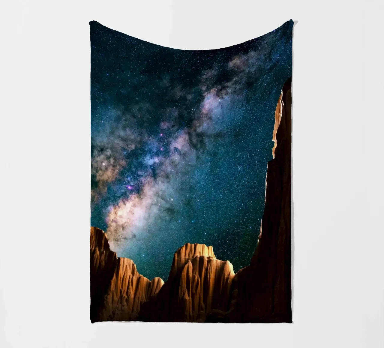 galassia della via lattea coperta in pile da space words
