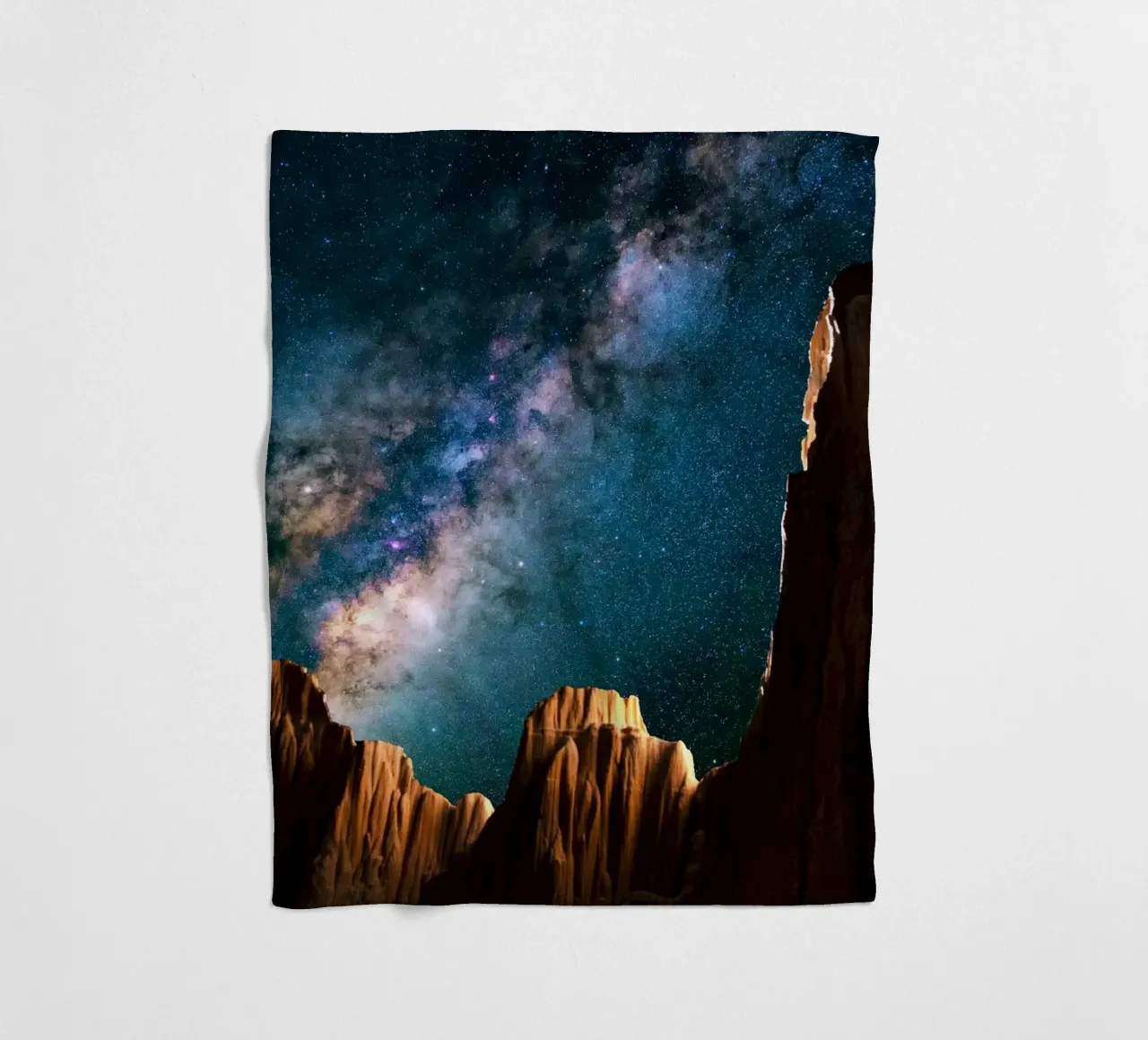 galassia della via lattea coperta in pile da space words