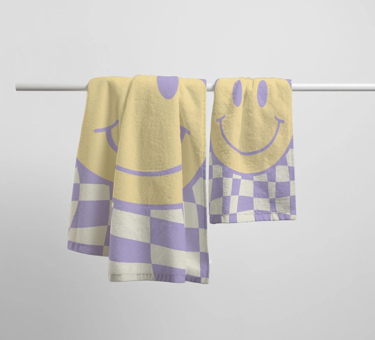 Smiley e pedine ondulate 02 asciugamano da bagno da Little Dean