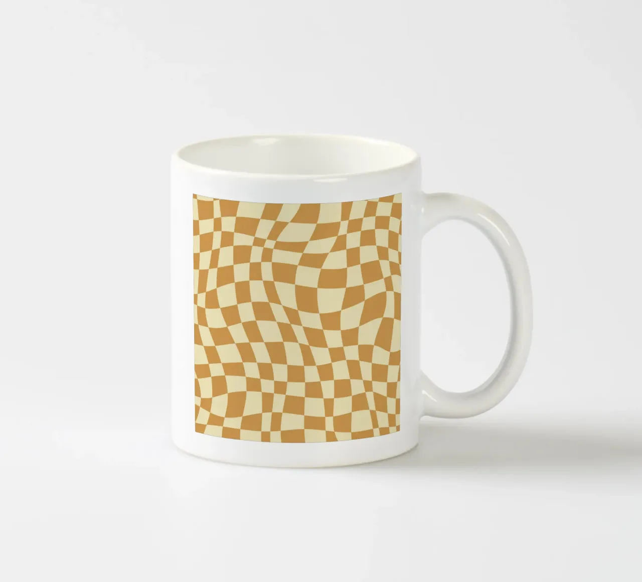 Scacchiera ondulata ocra di lusso tazza in ceramica da Little Dean