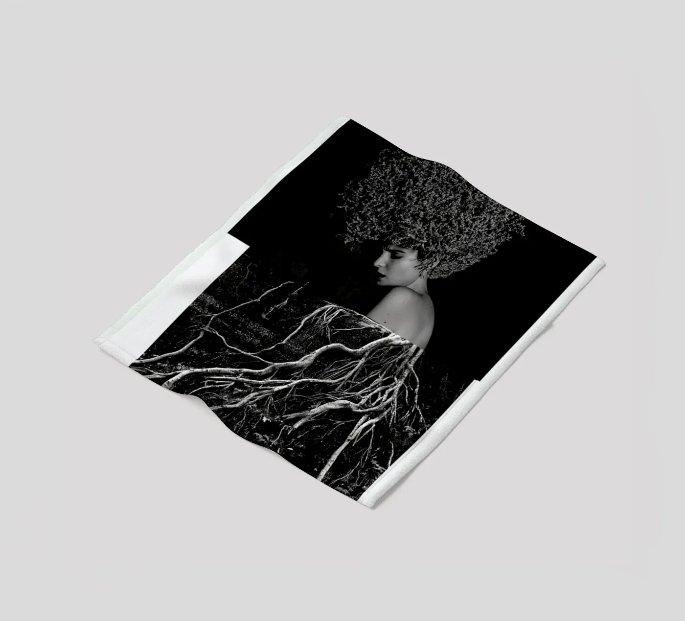 Roots Fleecedecke von Taher Mhamdi