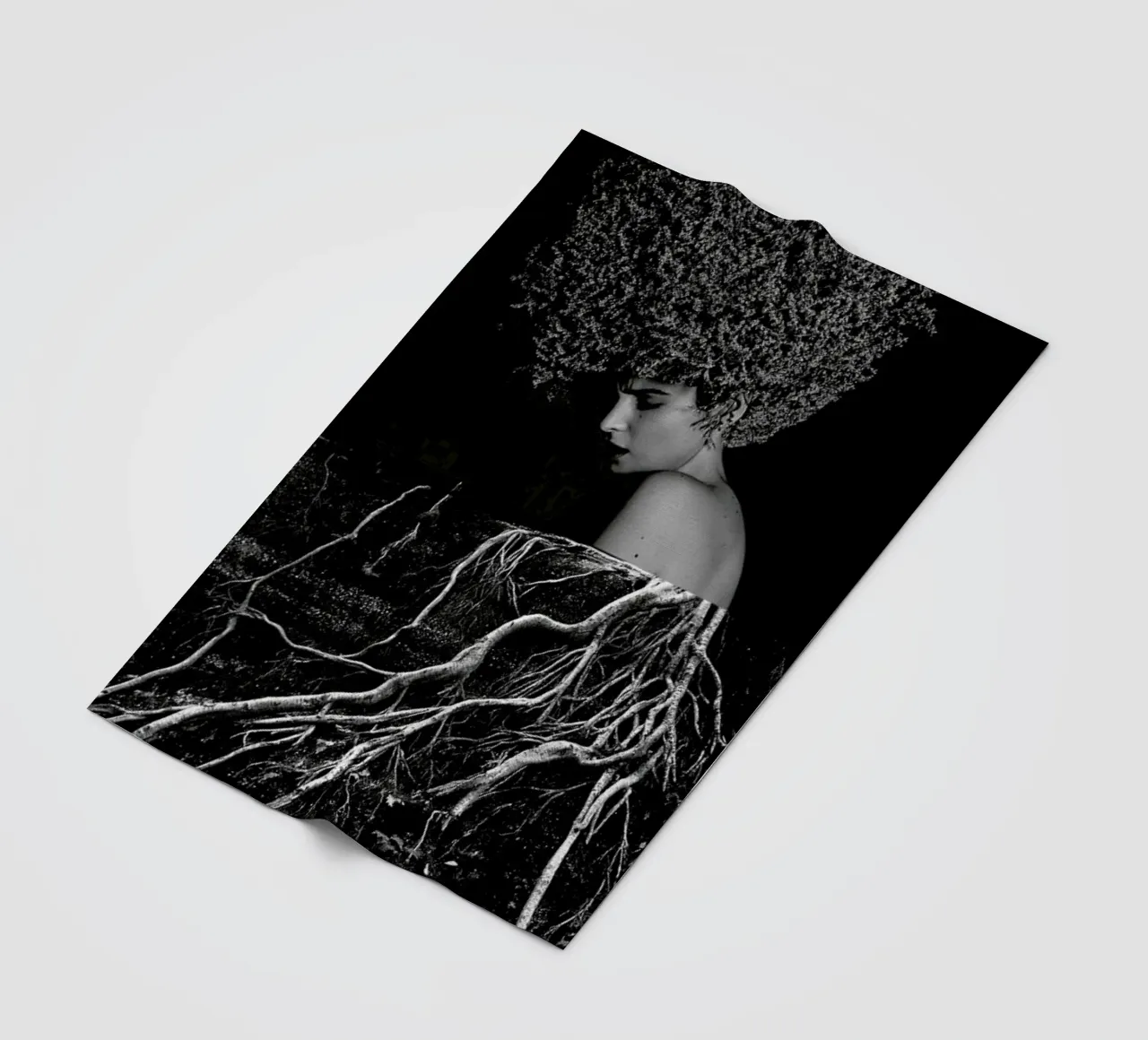 Roots Fleecedecke von Taher Mhamdi