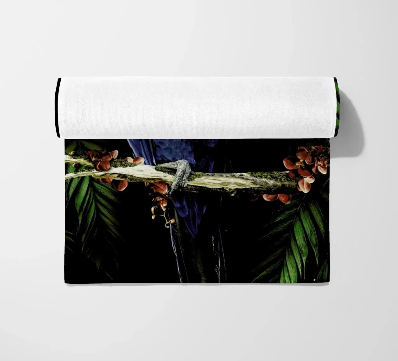 Macaw beach towel by Wouter Rikken