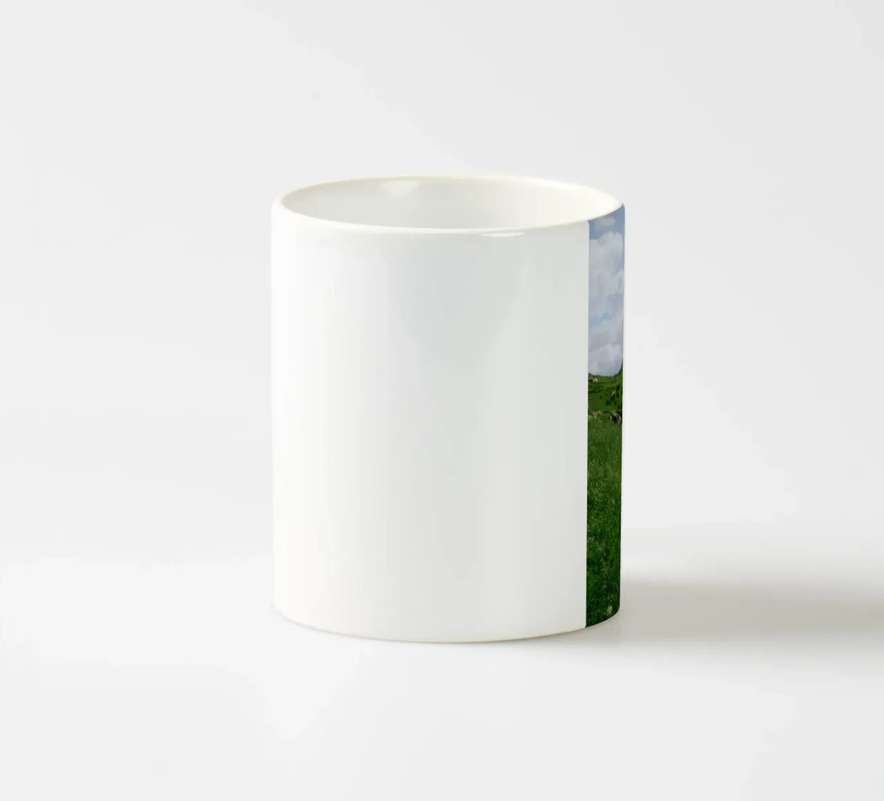 Happy Sheep tazza in ceramica da The Wild Creative Studio