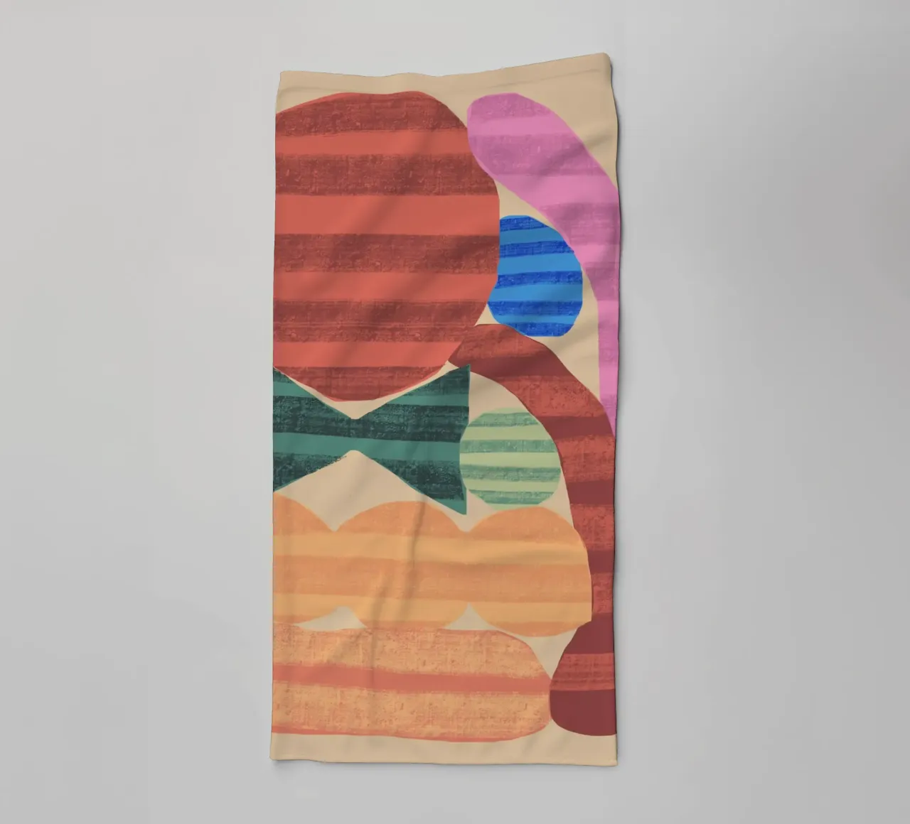 Speelse vormen compositie 1 badhanddoek van Little Dean