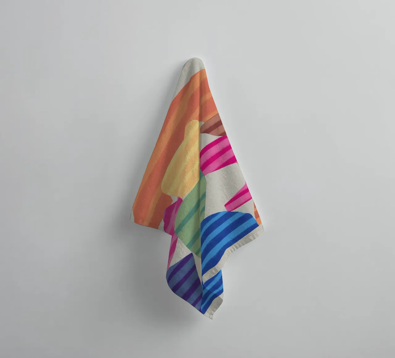 Speelse vormen compositie 2 badhanddoek van Little Dean