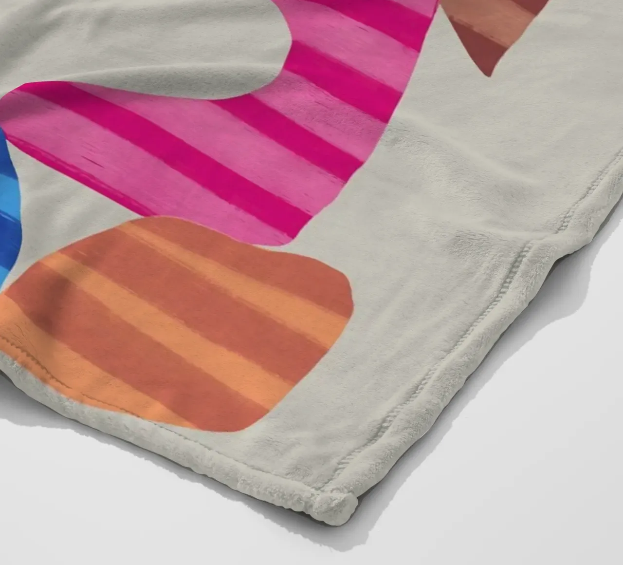 Composizione di forme giocose 2 coperta in pile da Little Dean