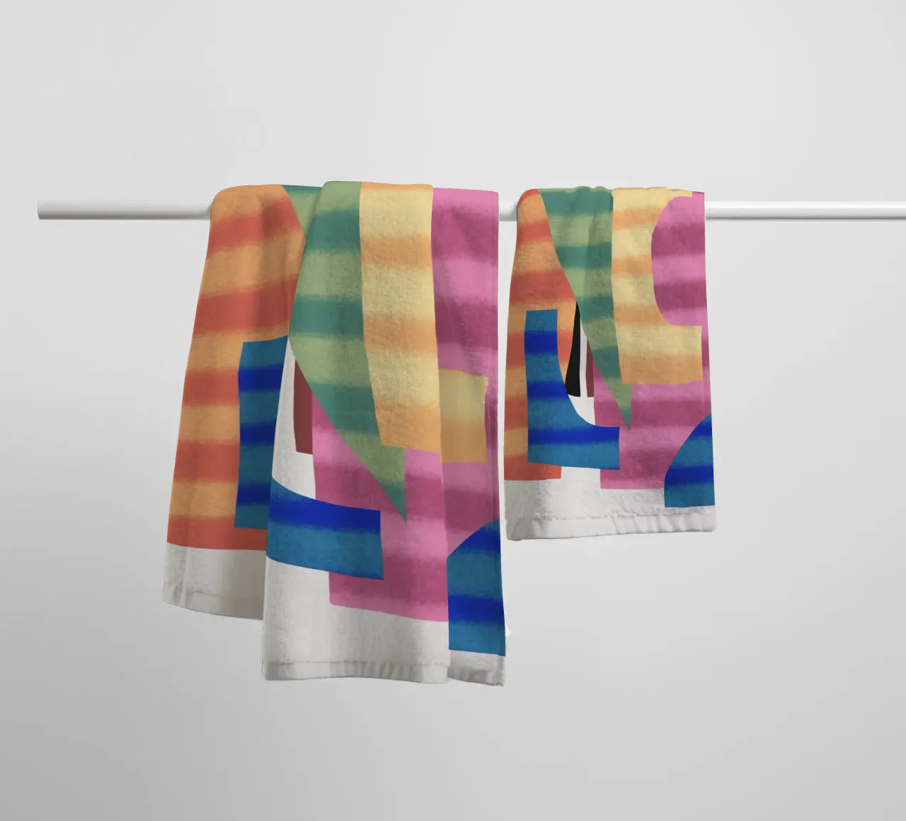 Speelse vormen compositie 3 badhanddoek van Little Dean