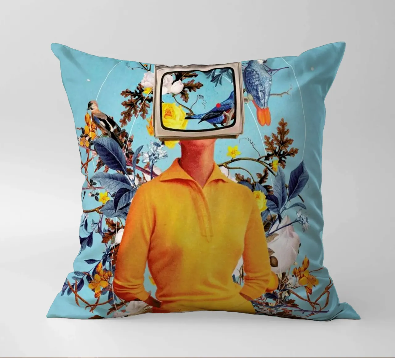 Don't Feed The Monitors With Your Dreams cuscino da Frank Moth