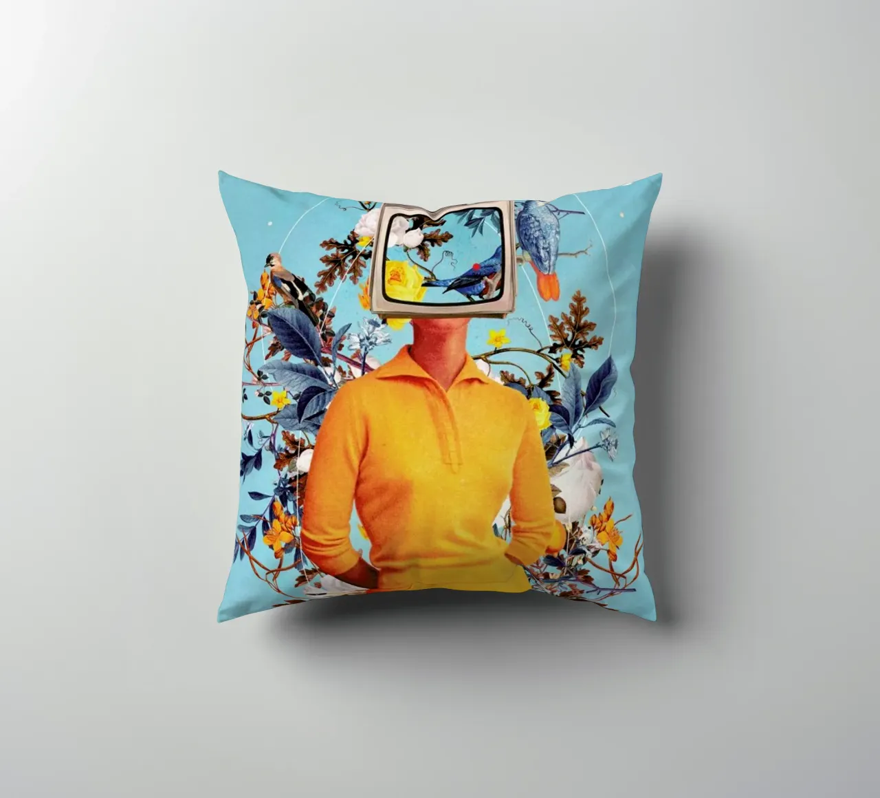 Don't Feed The Monitors With Your Dreams cuscino da Frank Moth