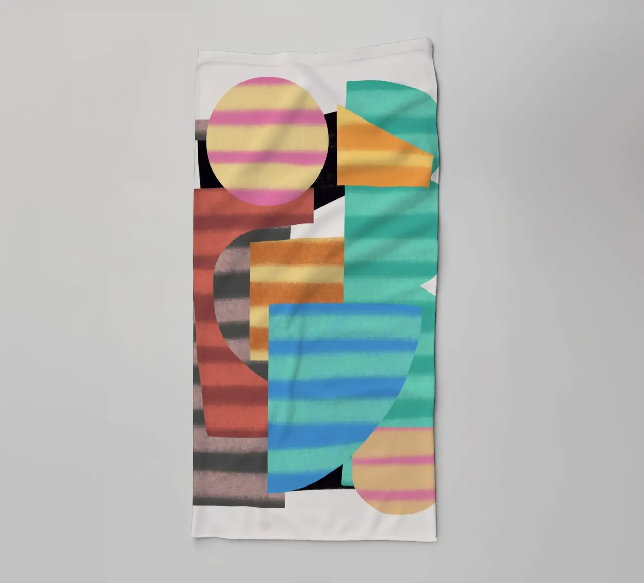 Speelse vormen compositie 8 badhanddoek van Little Dean