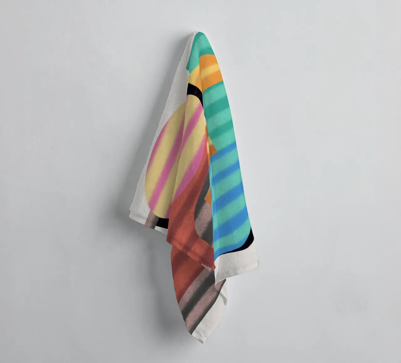 Speelse vormen compositie 8 badhanddoek van Little Dean