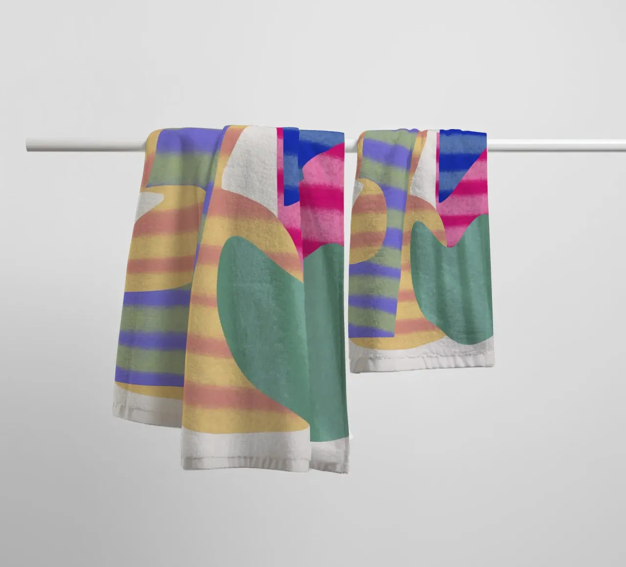 Verspielte Formen Zusammensetzung 9 Handtuch von Little Dean
