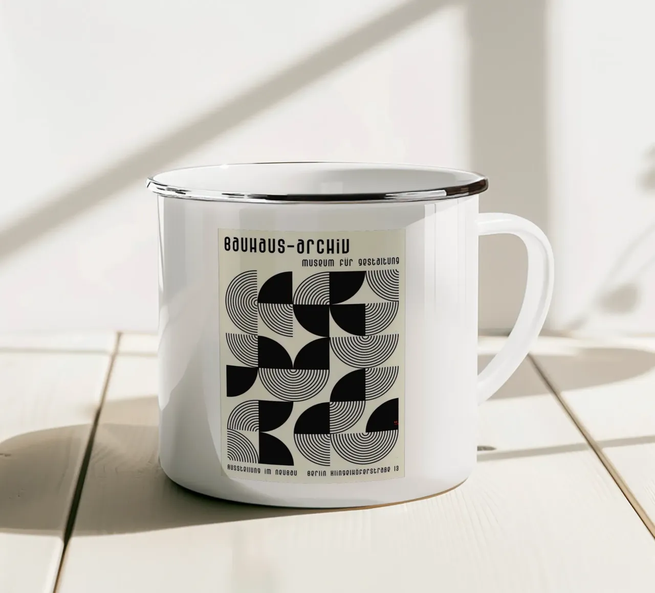 Bauhaus tazza in smalto da Brooke