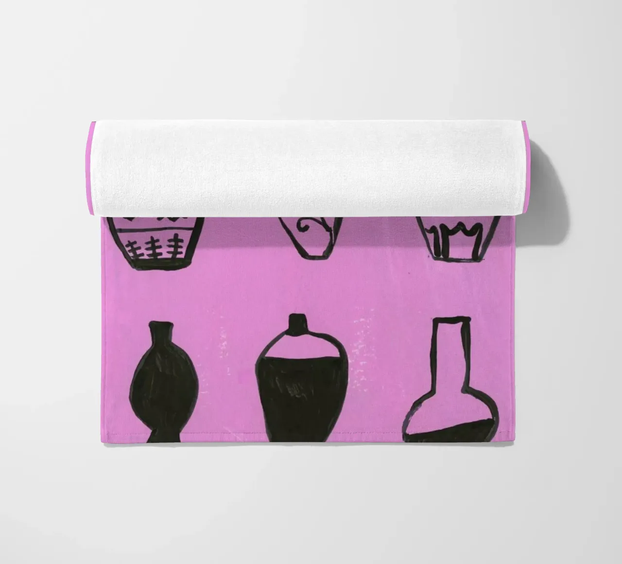 Vases On A Pink Background telo mare da Sonia Brittain