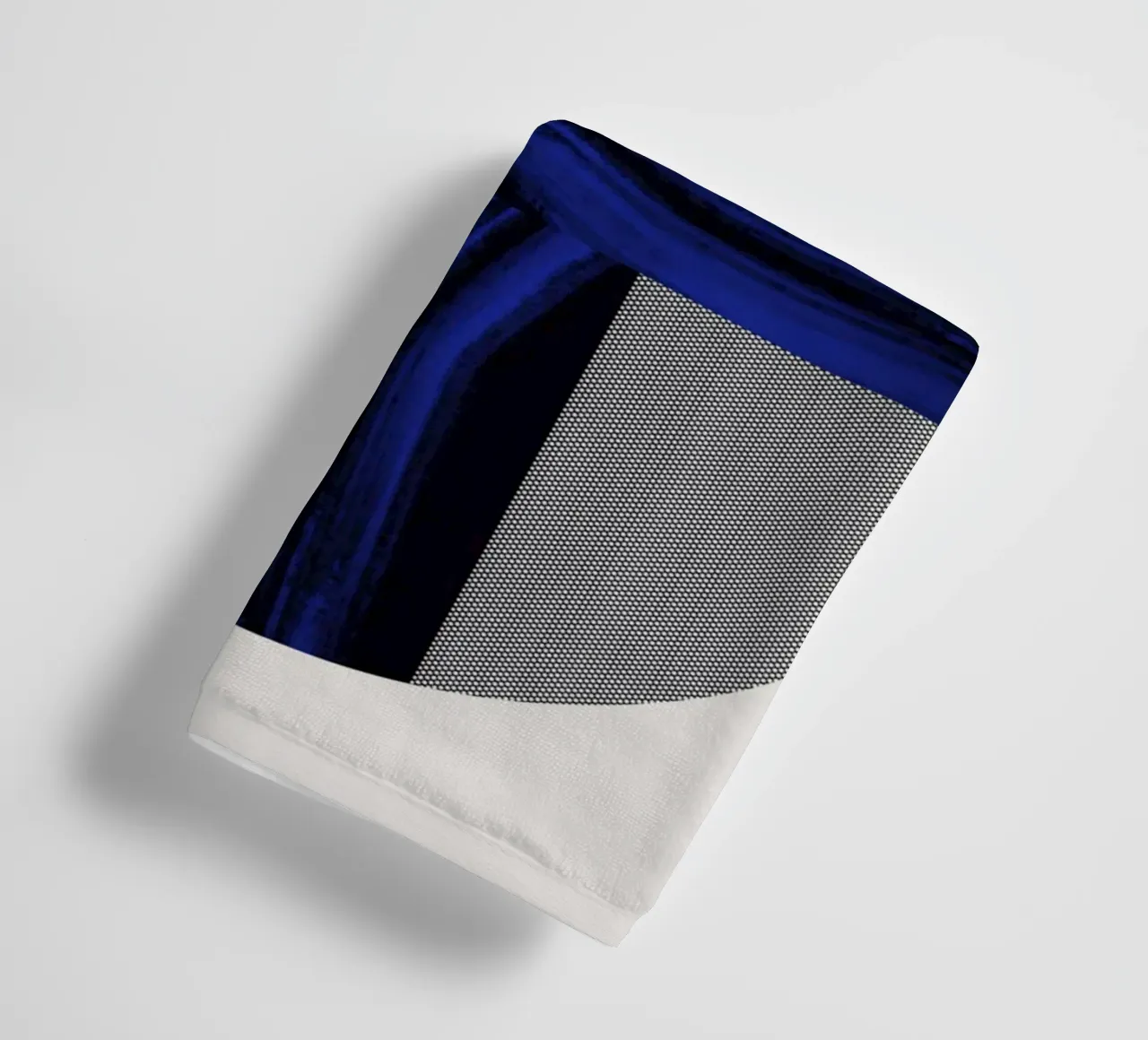 Luxe blauw en grijs nordic art 02 badhanddoek van Little Dean