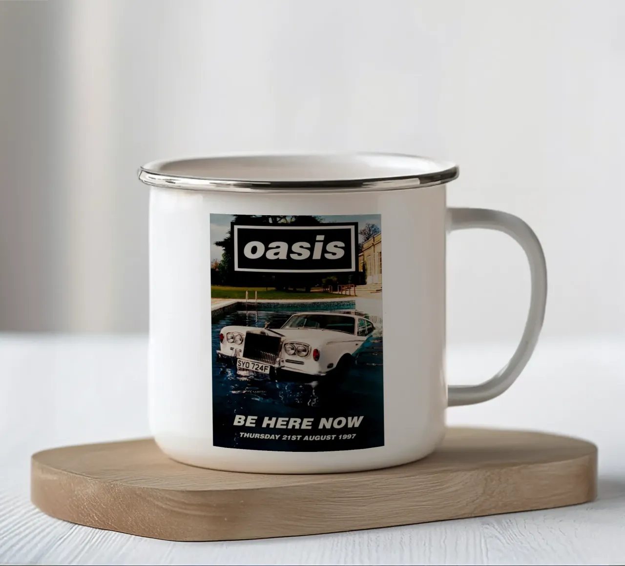 Serata Britpop di Loud Hearts tazza in smalto da volth