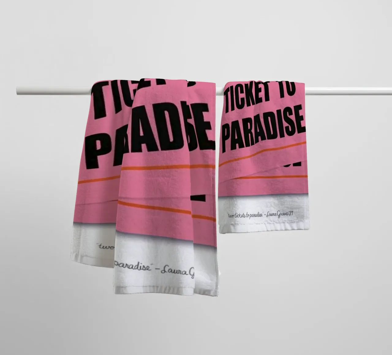 Two Tickets To Paradise Handtuch von Laura Graves