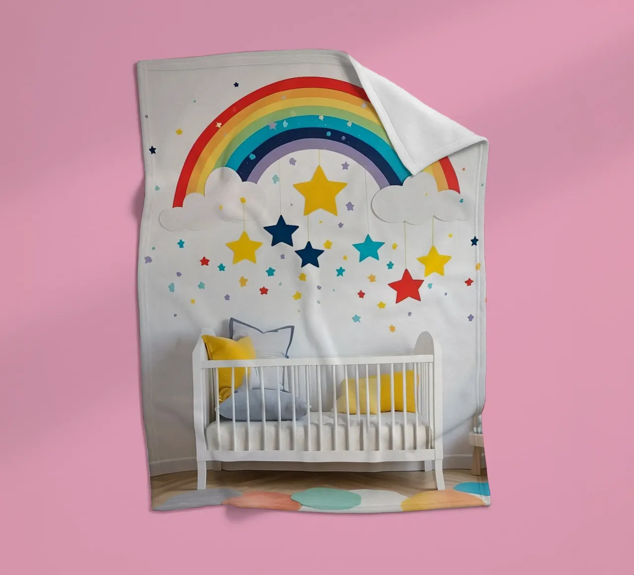 Decorazioni per la cameretta con arcobaleno e stelle sospese in un ambiente accogliente. coperta in pile da DesignDoodle
