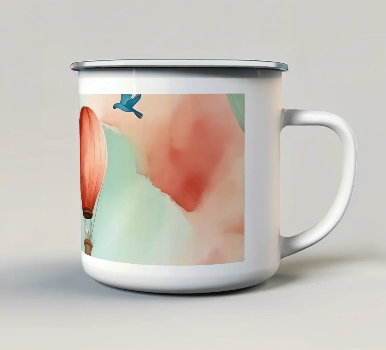 Colorate mongolfiere fluttuano tra soffici nuvole con gli uccelli tazza in smalto da DesignDoodle
